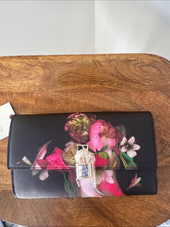 Handbags - Ted Baker NWT Clutch/Shoulder bag